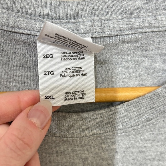 Gildan Graphic Tee - Picture 3 of 4